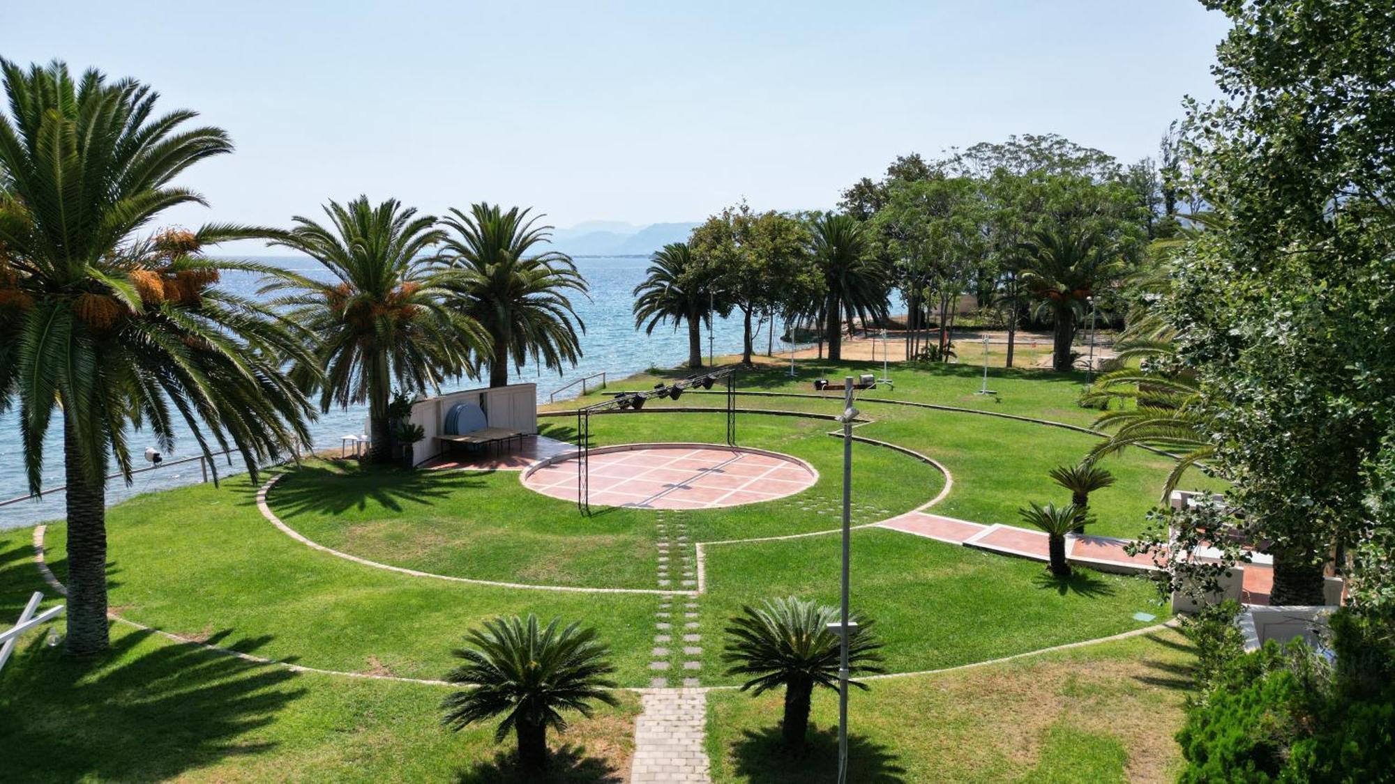 Long Beach Hotel & Resort Лонгос Екстериор снимка